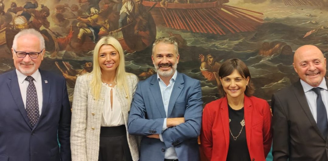 Lavoro domestico, Assindatcolf: a gennaio nuovi aumenti su retribuzioni di baby sitter e badanti, servono aiuti alle famiglie